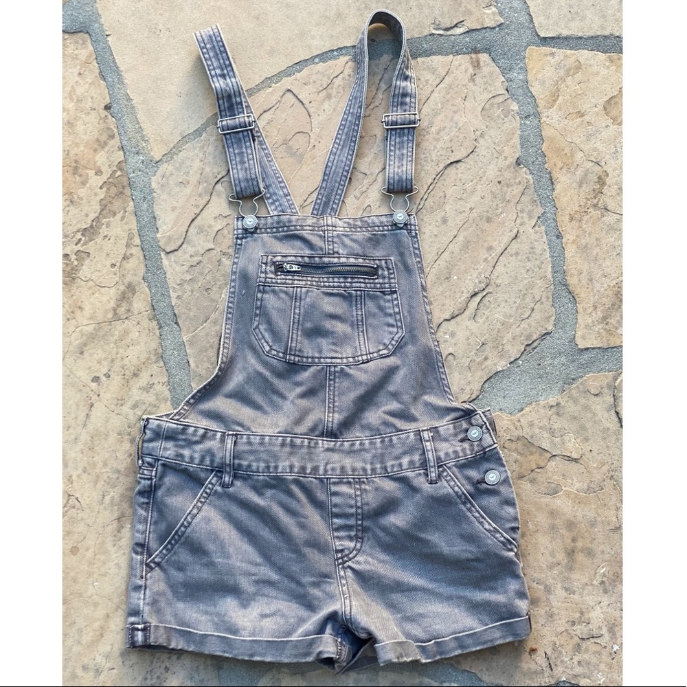 Super cute grey Hollister shirt overalls Small